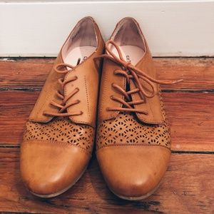 Women's Leather Cutout Oxford (G.H. Bass & Co)